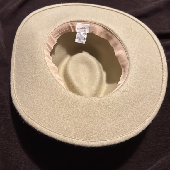 Tan/beige wool hat brown faux leather detail - Picture 4 of 6